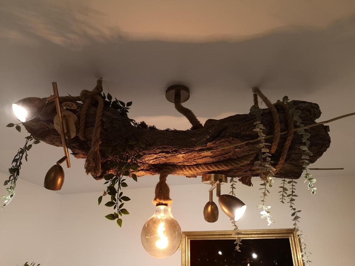 Little Modern Folk Apt Lägenhet Vălenii de Munte Exteriör bild